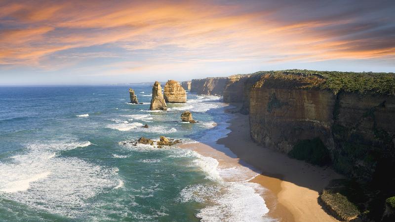 Enjoy the mesmerizing day-long getaway on this Great Ocean Road tour. Let our experienced tour guide pick you up from the city. 
From the popular surf beaches to the quieter coastal towns of Lorne and Apollo Bay, enjoy a spectrum of experiences around the sea and visit the mighty 12 Apostles. 